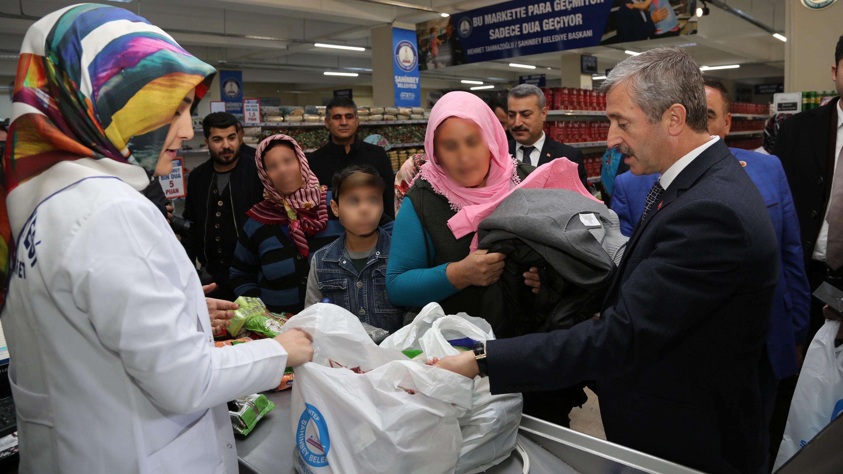 Bu Markette Para Deil Dua Geiyor