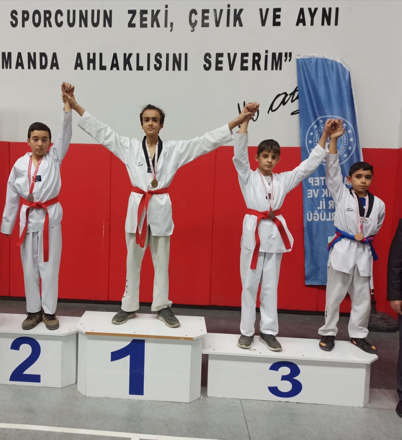 ahinbeyin elikten Gururu