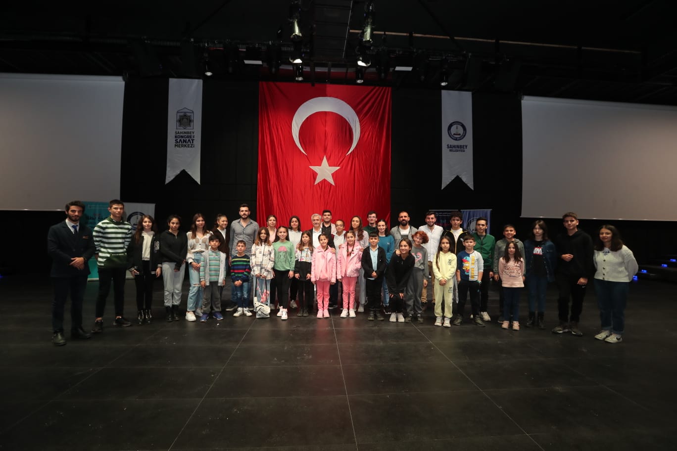 Belediyemizden cretsiz Tiyatro Eitimi