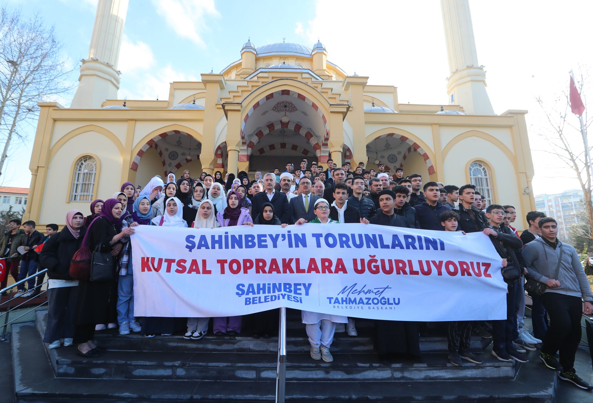 Belediyemiz 5. Kafilesi le 759 renciyi Umreye Uurlad