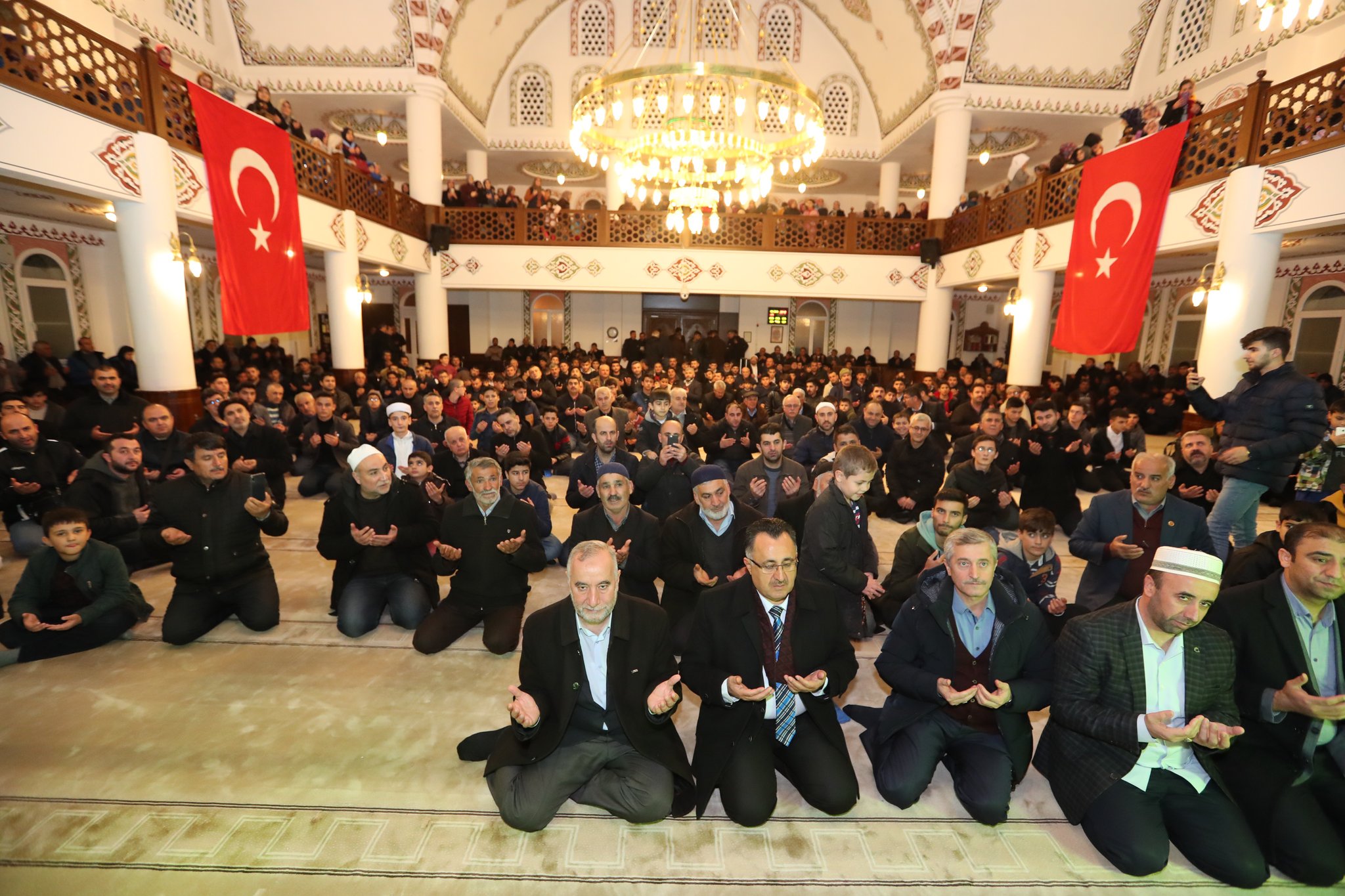 164 renciyi Daha Umreye Uurladk
