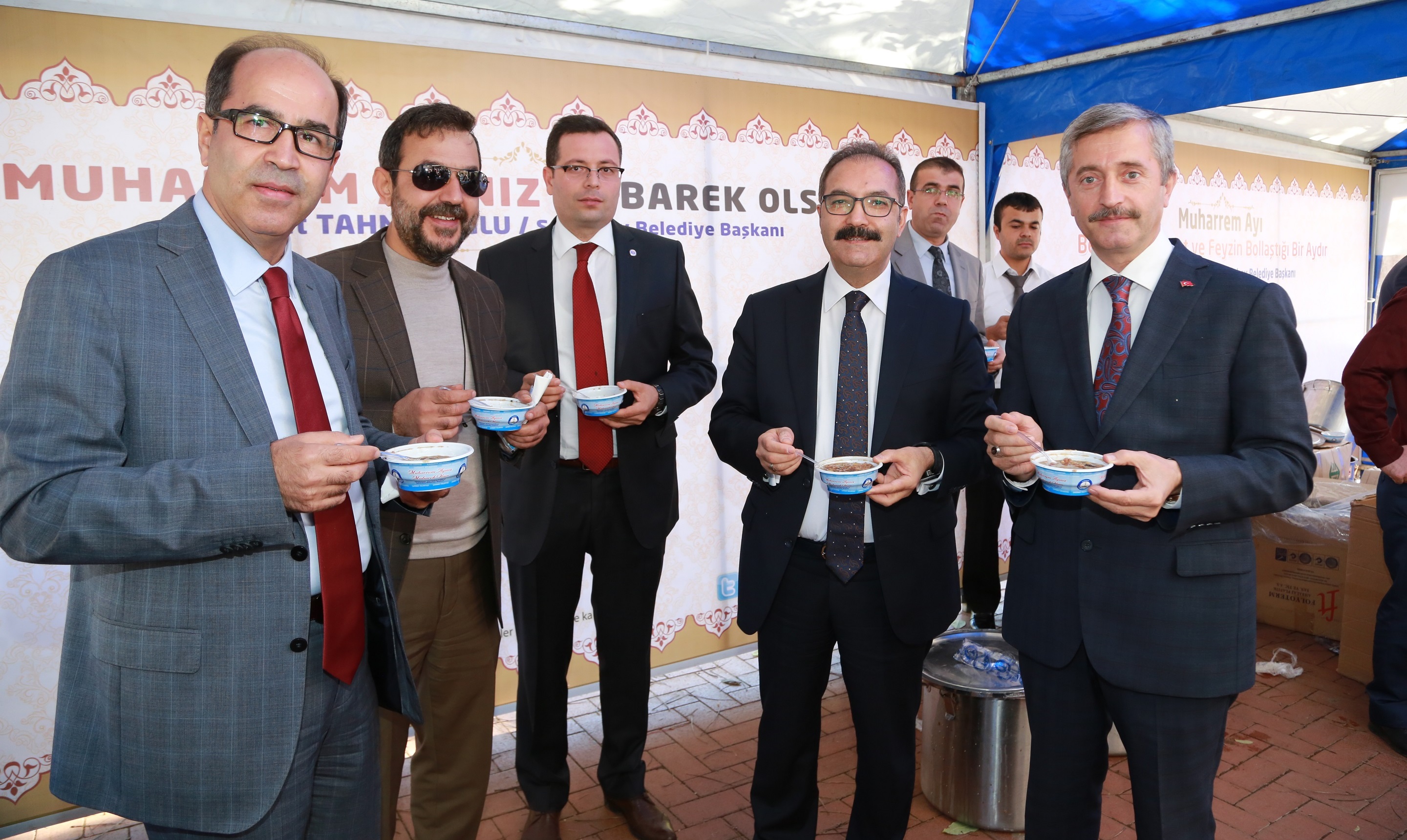 Bakan Tahmazolu GANde Aure Datt