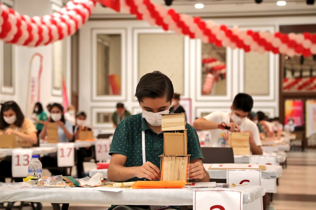Gelecein Trkiyesi in Kongre Ve Sanat Merkezinde Ter Dktler