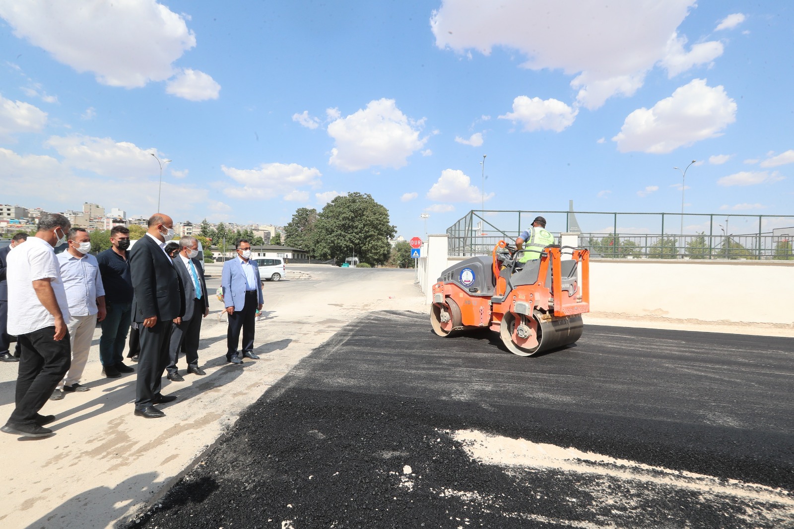 Bakanmz, Milletvekili Kirazolu le Asfalt almalarn nceledi