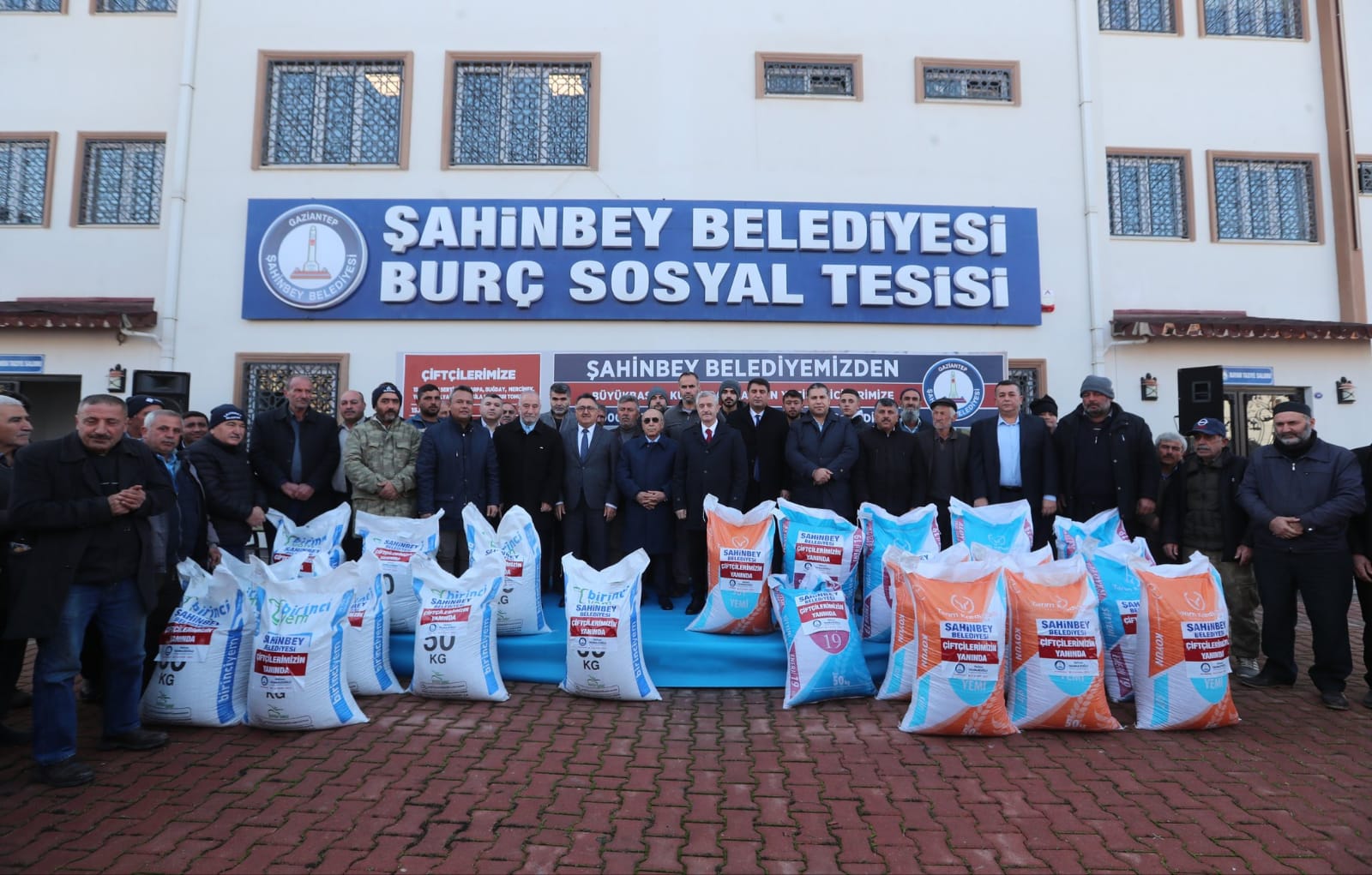 Belediyemiz Yem Datmn Srdryor