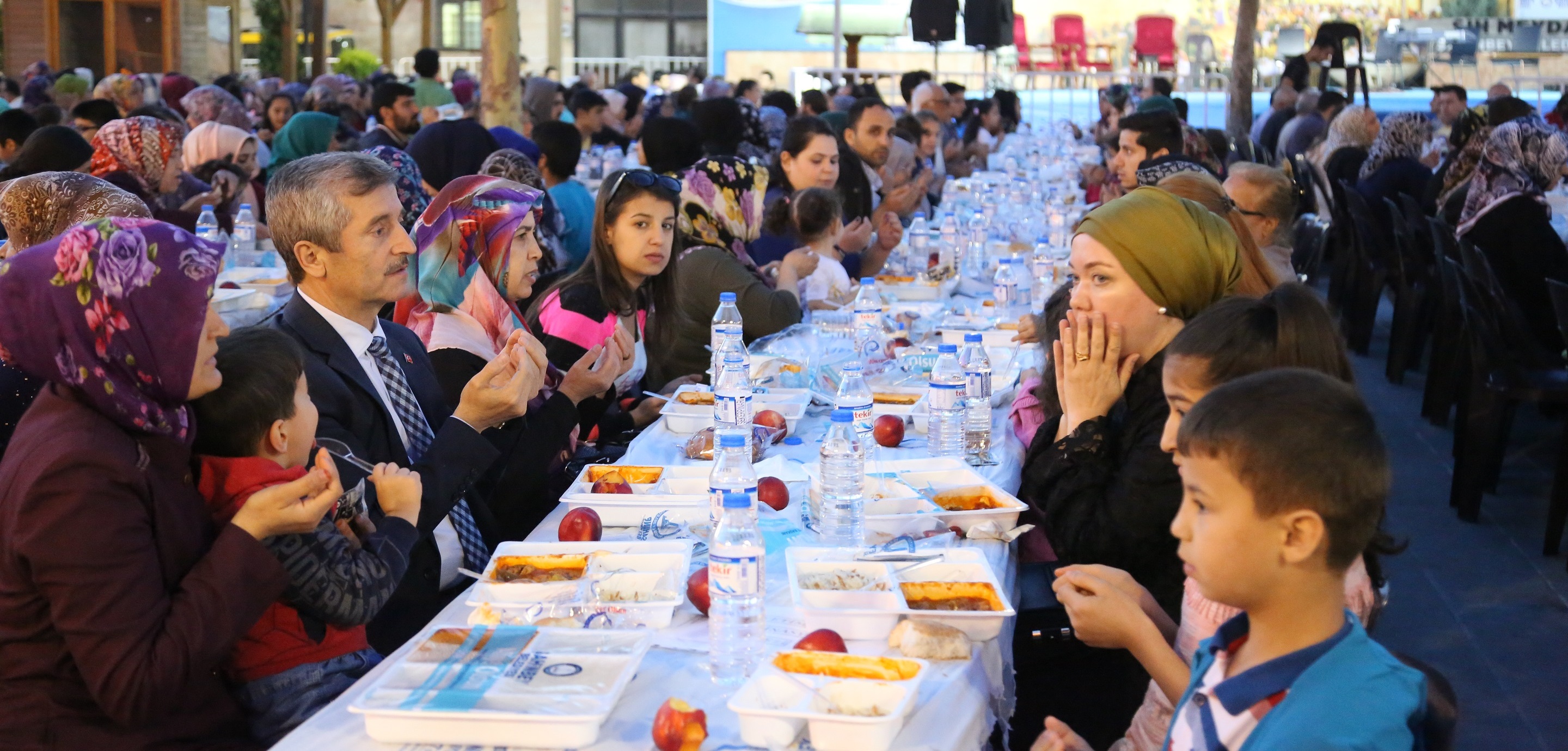 Bakanmz, Yetimlerle Bir Araya Geldi
