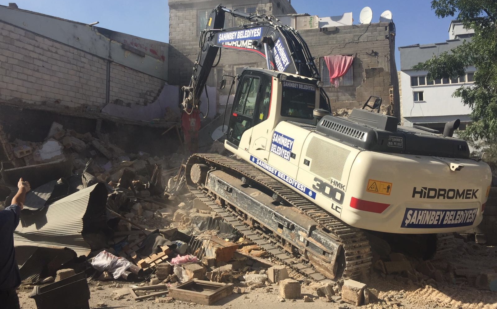 Tehlike Saan Eve ahinbey Belediyesinden Annda Mdahale