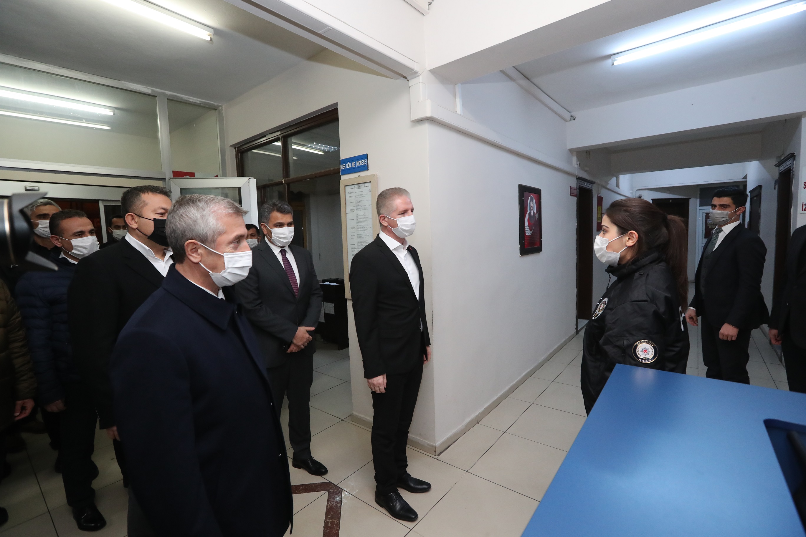 Bakanmz, Yeni Yla Grevleri Banda Olan Kamu alanlar le Girdi