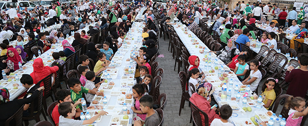 Ba�kan Tahmazo�lu, Yetimlerle Bir Araya Geldi