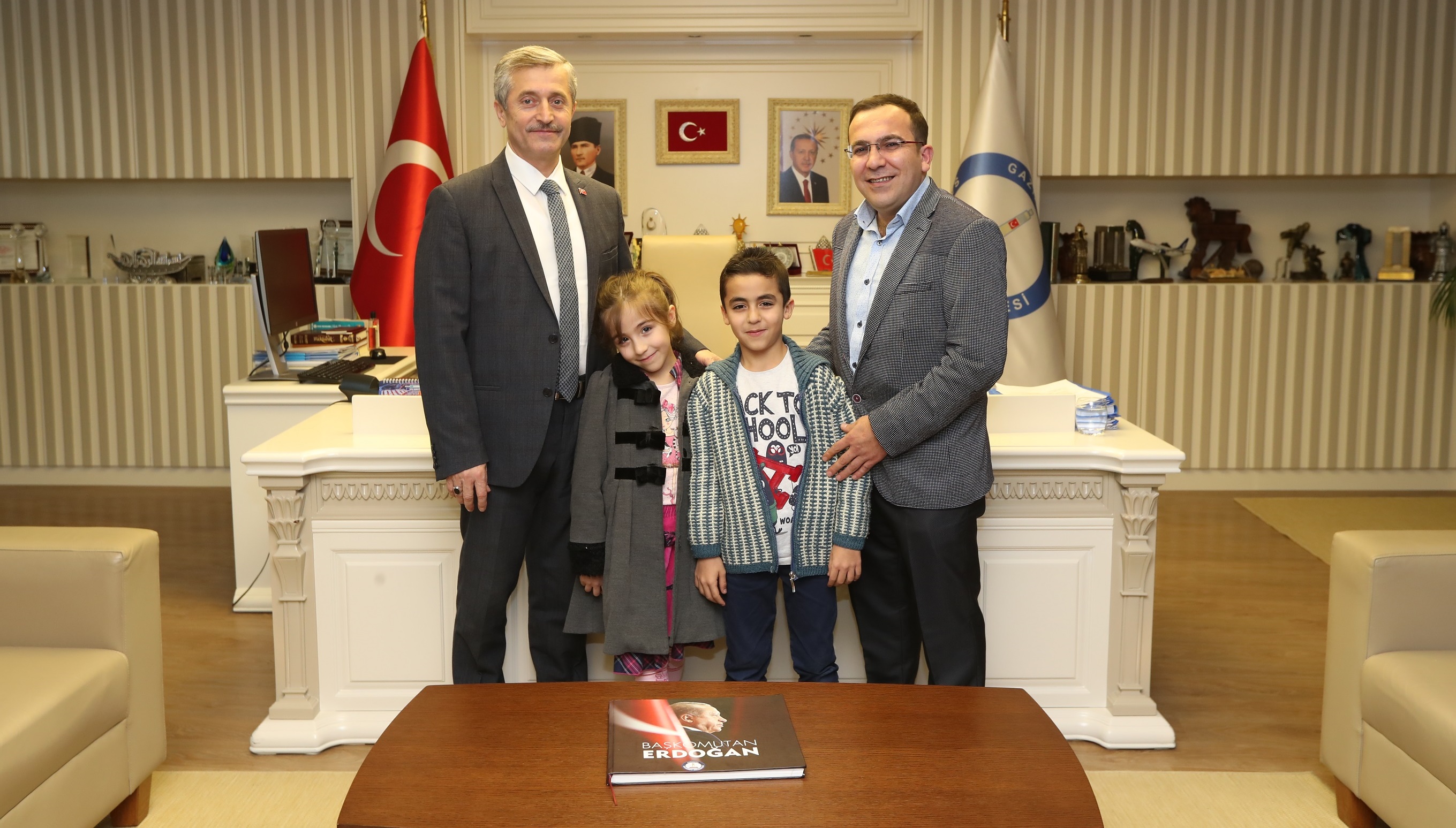 Trkiyeyi Gldren Adamdan Bakanmza Ziyaret