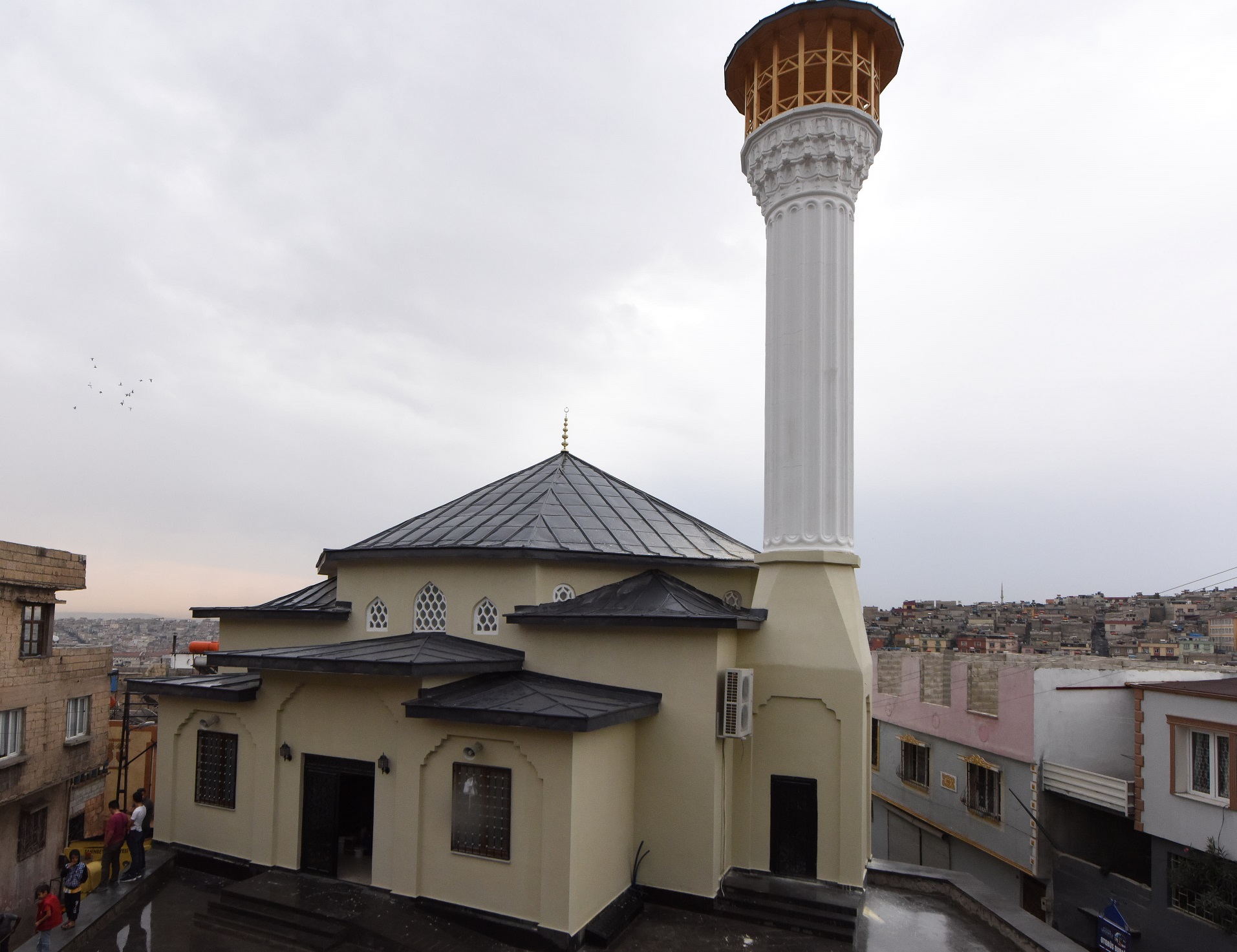 mam- Azam Camii