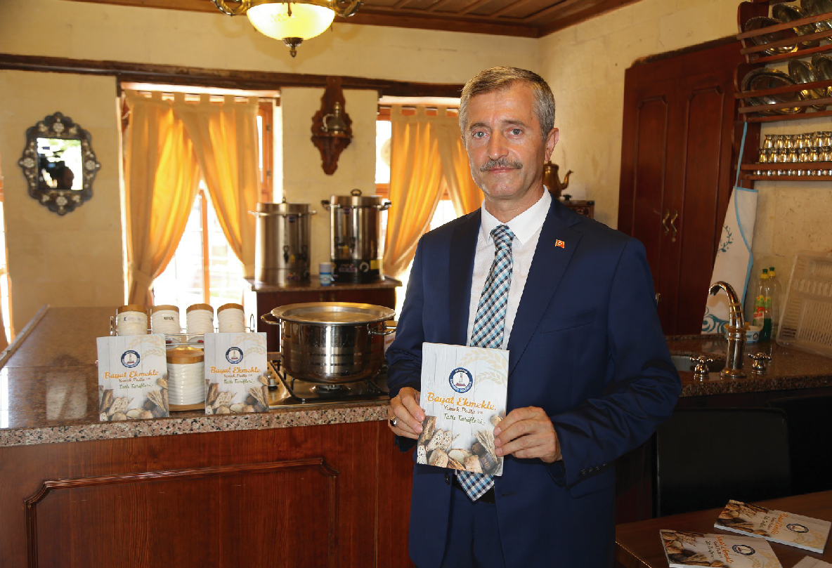 Bayat Ekmekle Yemek,Pasta ve Tatl Tarifleri Kitab
