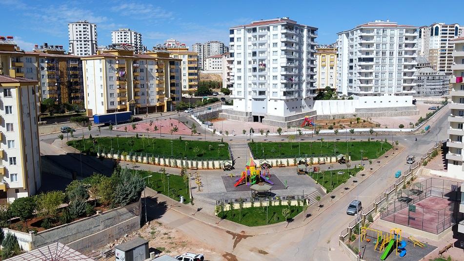 ehit Uzman . Mehmet Can Park