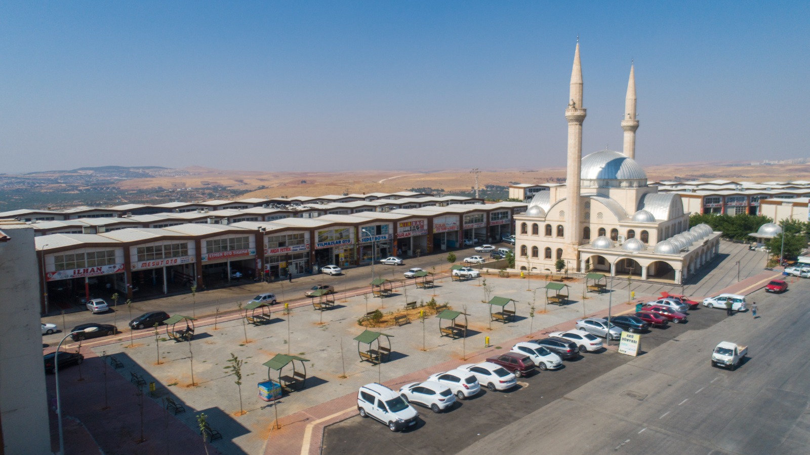 Mavikent 6 Nolu Park (Cami Yan)